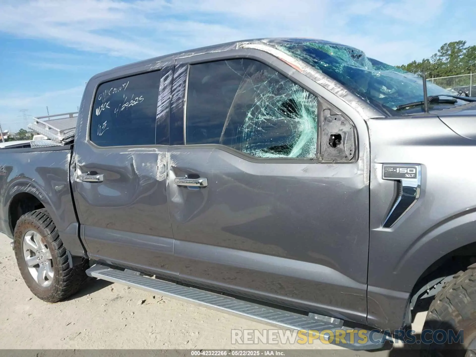 12 fotografías del automóvil dañado 1FTFW1E51PFB24899 FORD F-150 2023