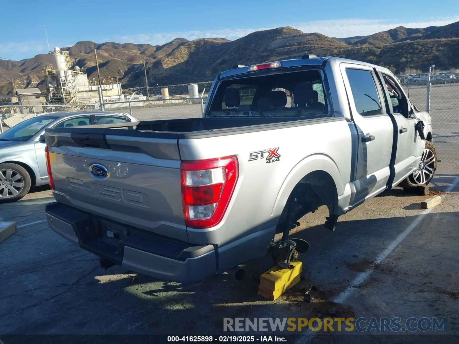 4 fotografías del automóvil dañado 1FTFW1E55PKD57059 FORD F-150 2023