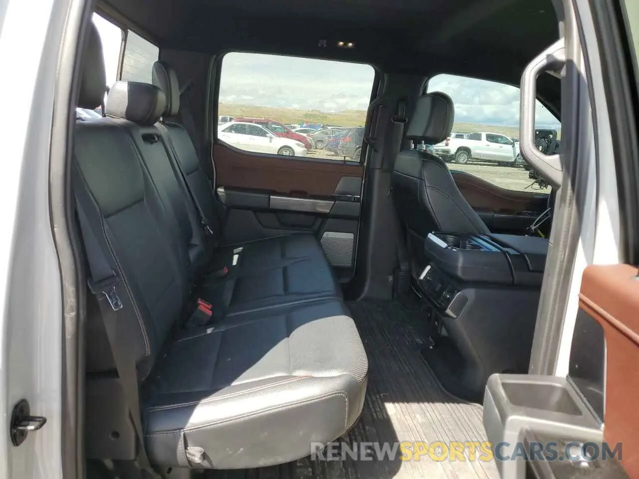 10 fotografías del automóvil dañado 1FTFW1E81PKD13800 FORD F-150 2023