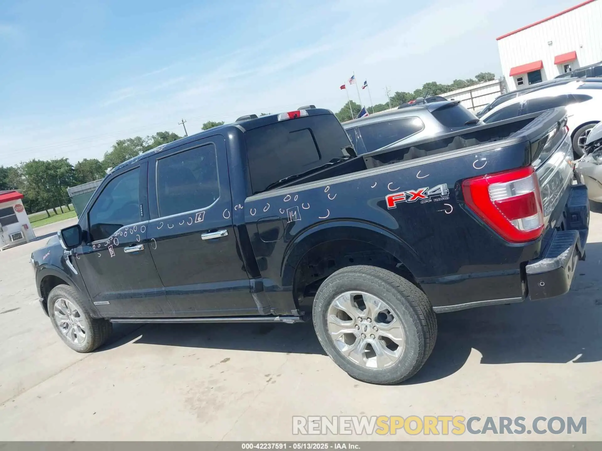 14 fotografías del automóvil dañado 1FTFW1ED3PFA28750 FORD F-150 2023