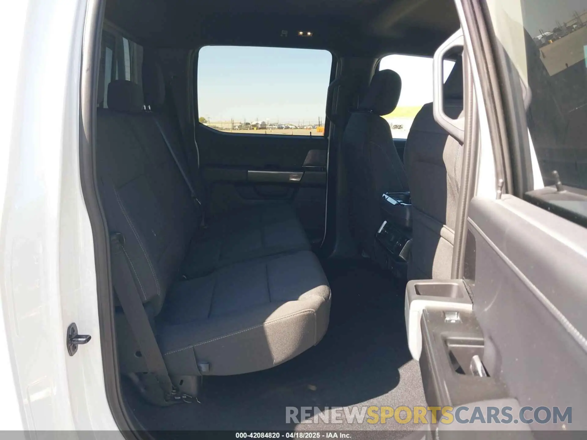 8 fotografías del automóvil dañado 1FTFW1ED4PFB79015 FORD F-150 2023
