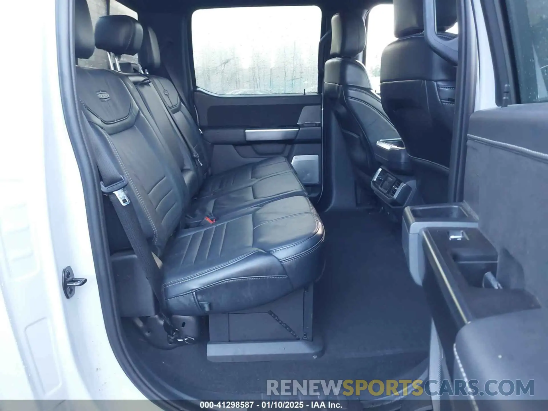 8 fotografías del automóvil dañado 1FTFW1ED8PFC21234 FORD F-150 2023