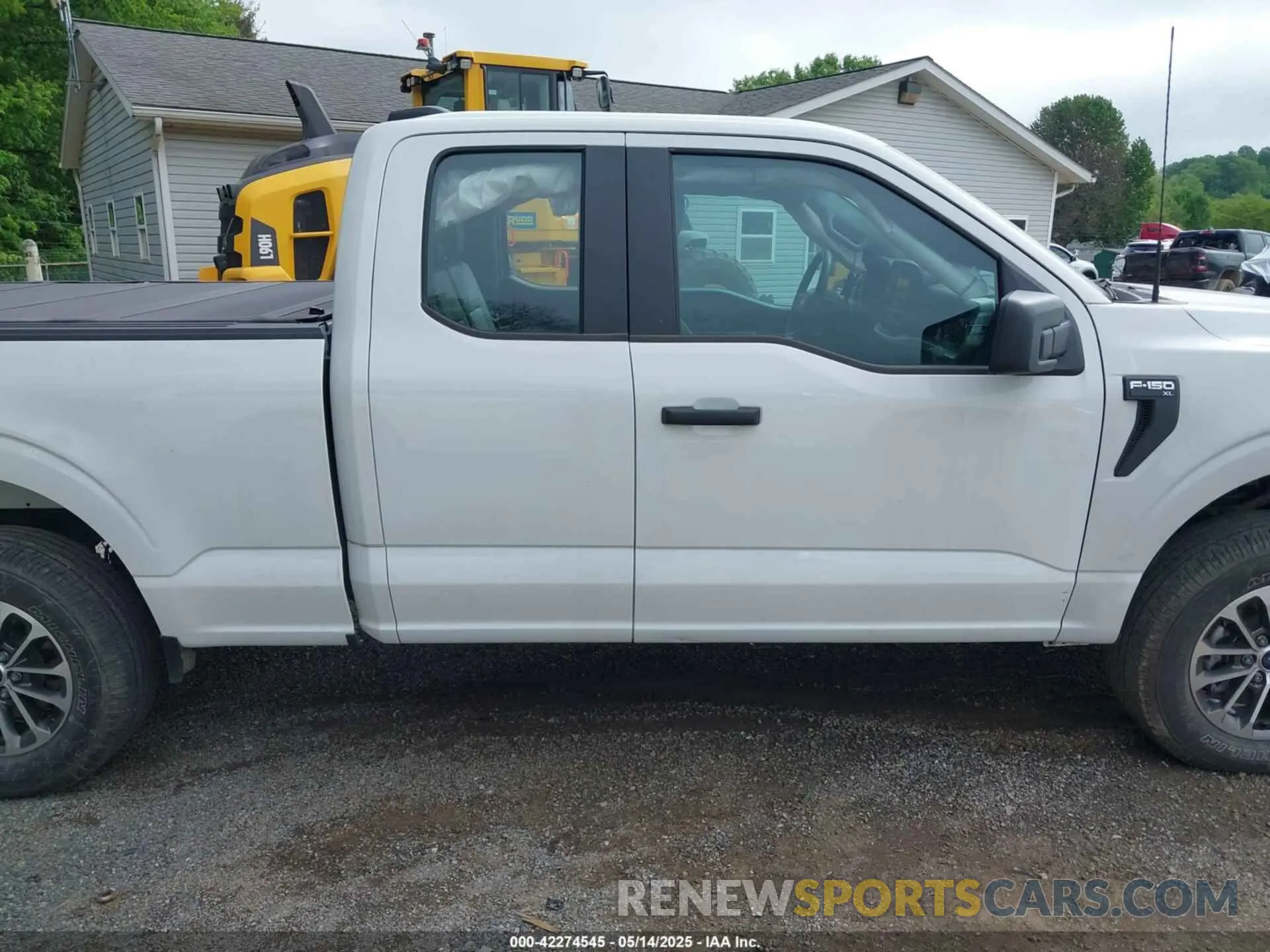 14 fotografías del automóvil dañado 1FTFX1E55PKG19157 FORD F-150 2023