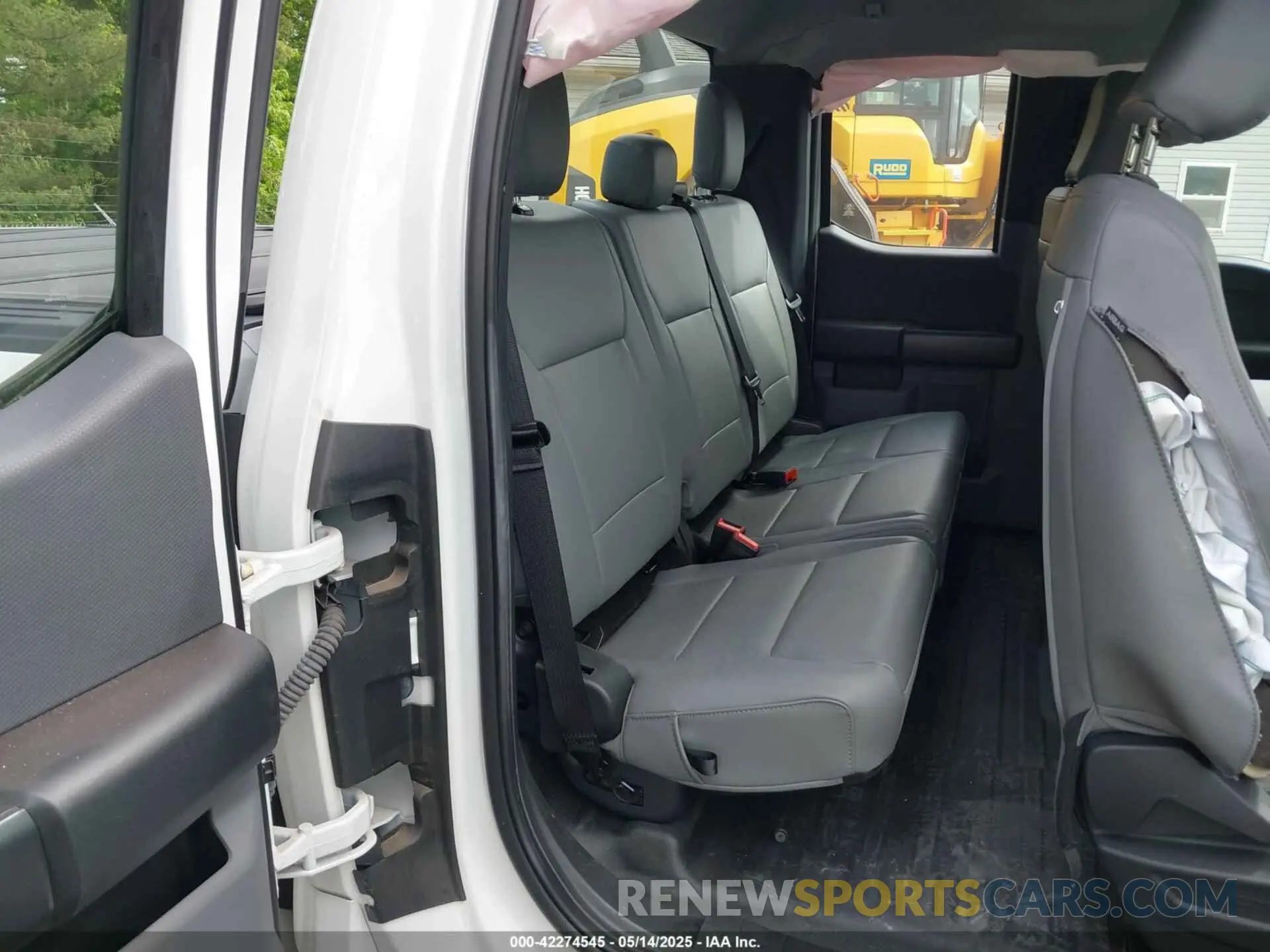 8 fotografías del automóvil dañado 1FTFX1E55PKG19157 FORD F-150 2023