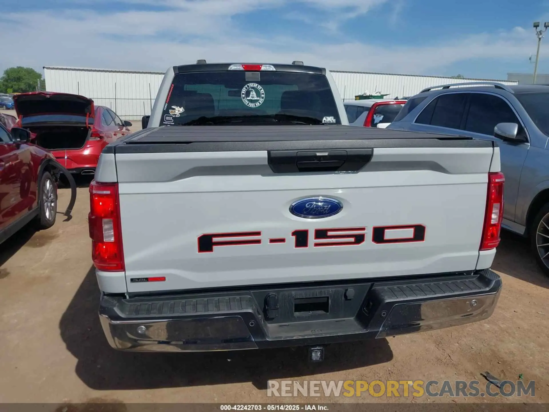 17 fotografías del automóvil dañado 1FTMF1C53PKF34184 FORD F-150 2023