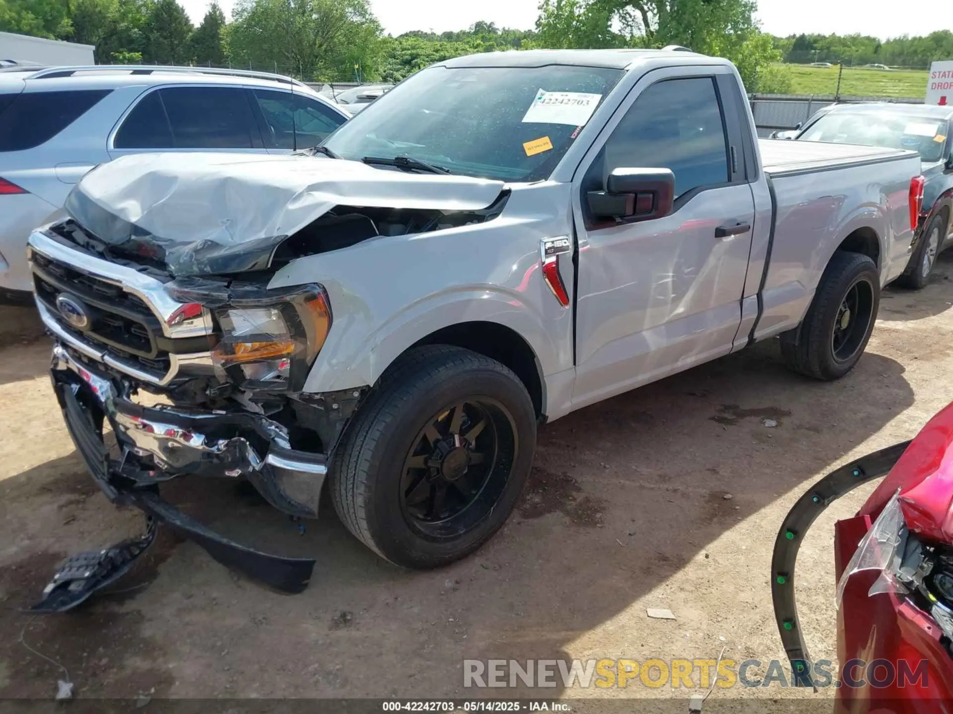 2 fotografías del automóvil dañado 1FTMF1C53PKF34184 FORD F-150 2023