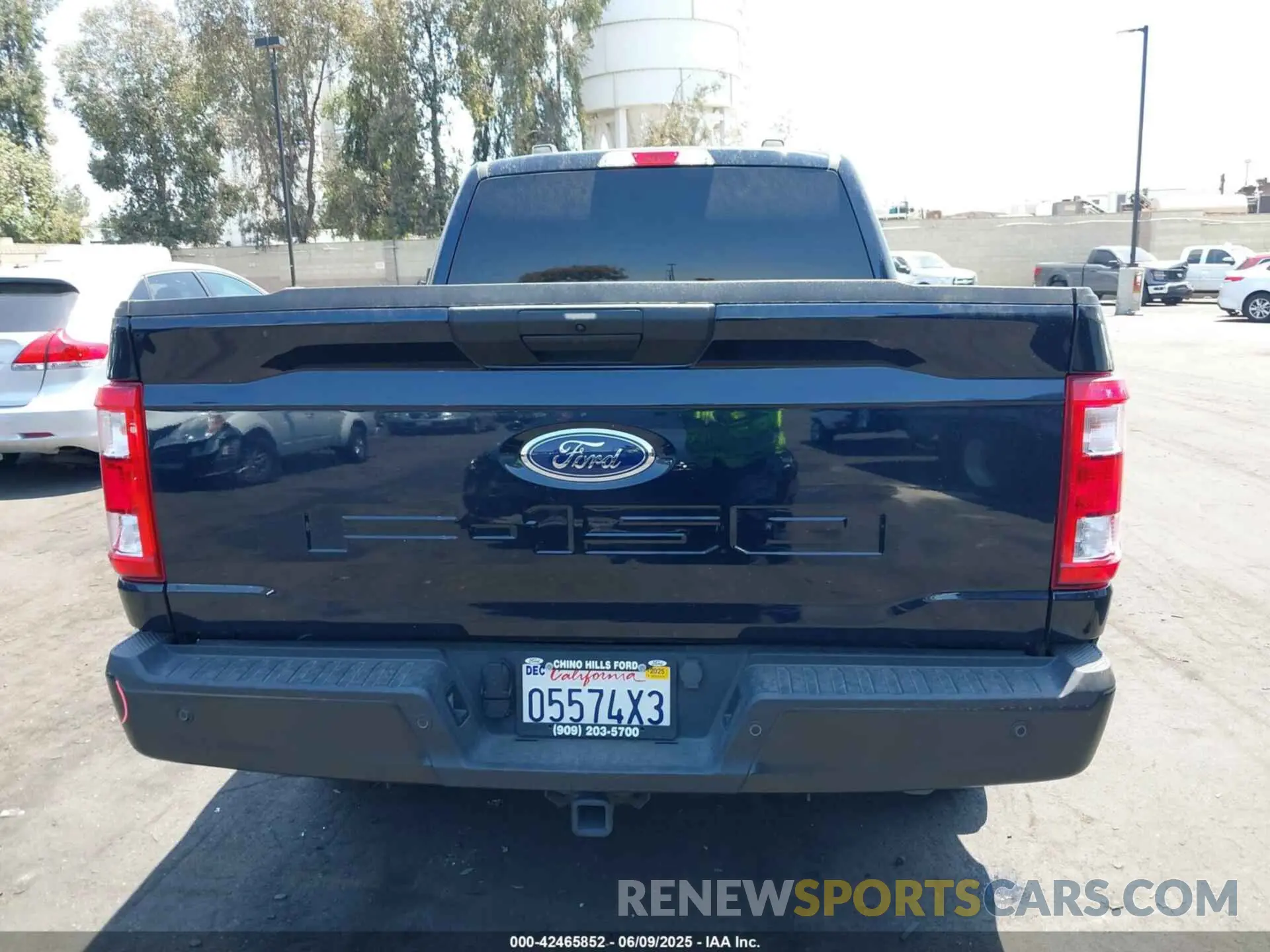 17 fotografías del automóvil dañado 1FTMF1C54PKF91638 FORD F-150 2023
