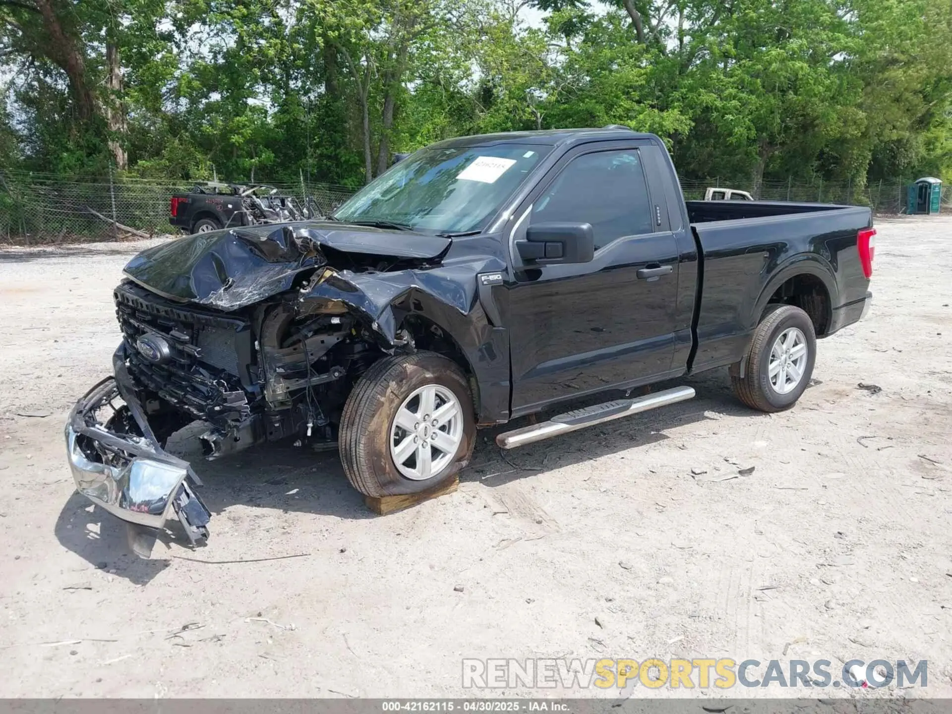 2 fotografías del automóvil dañado 1FTMF1C58PKF26310 FORD F-150 2023