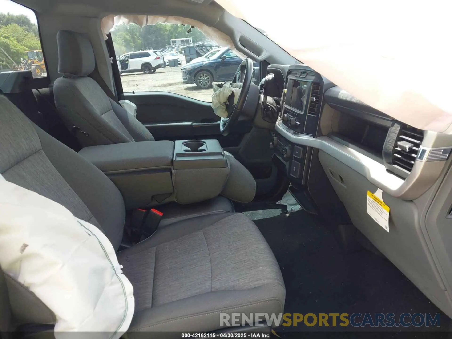 5 fotografías del automóvil dañado 1FTMF1C58PKF26310 FORD F-150 2023