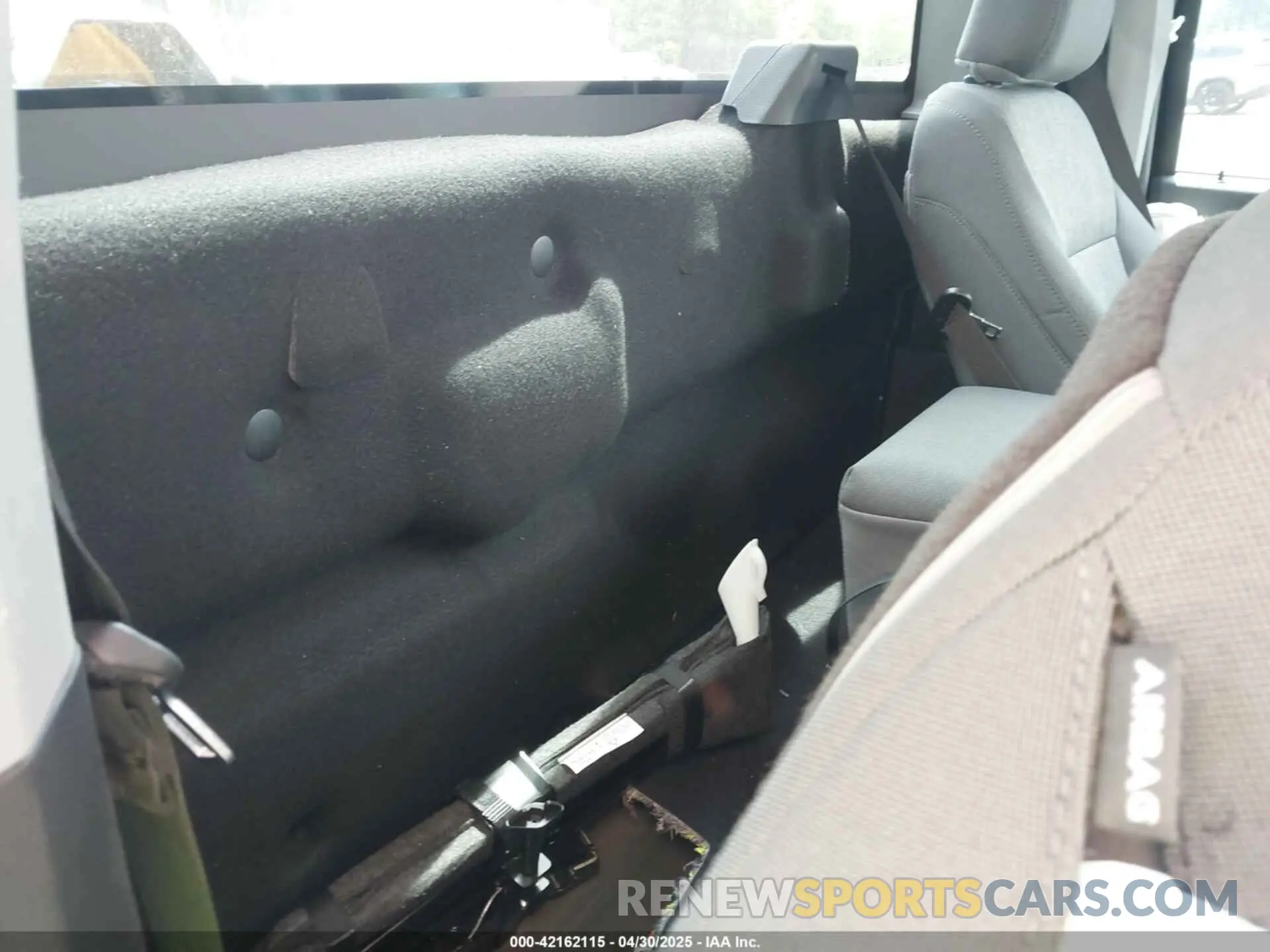 8 fotografías del automóvil dañado 1FTMF1C58PKF26310 FORD F-150 2023