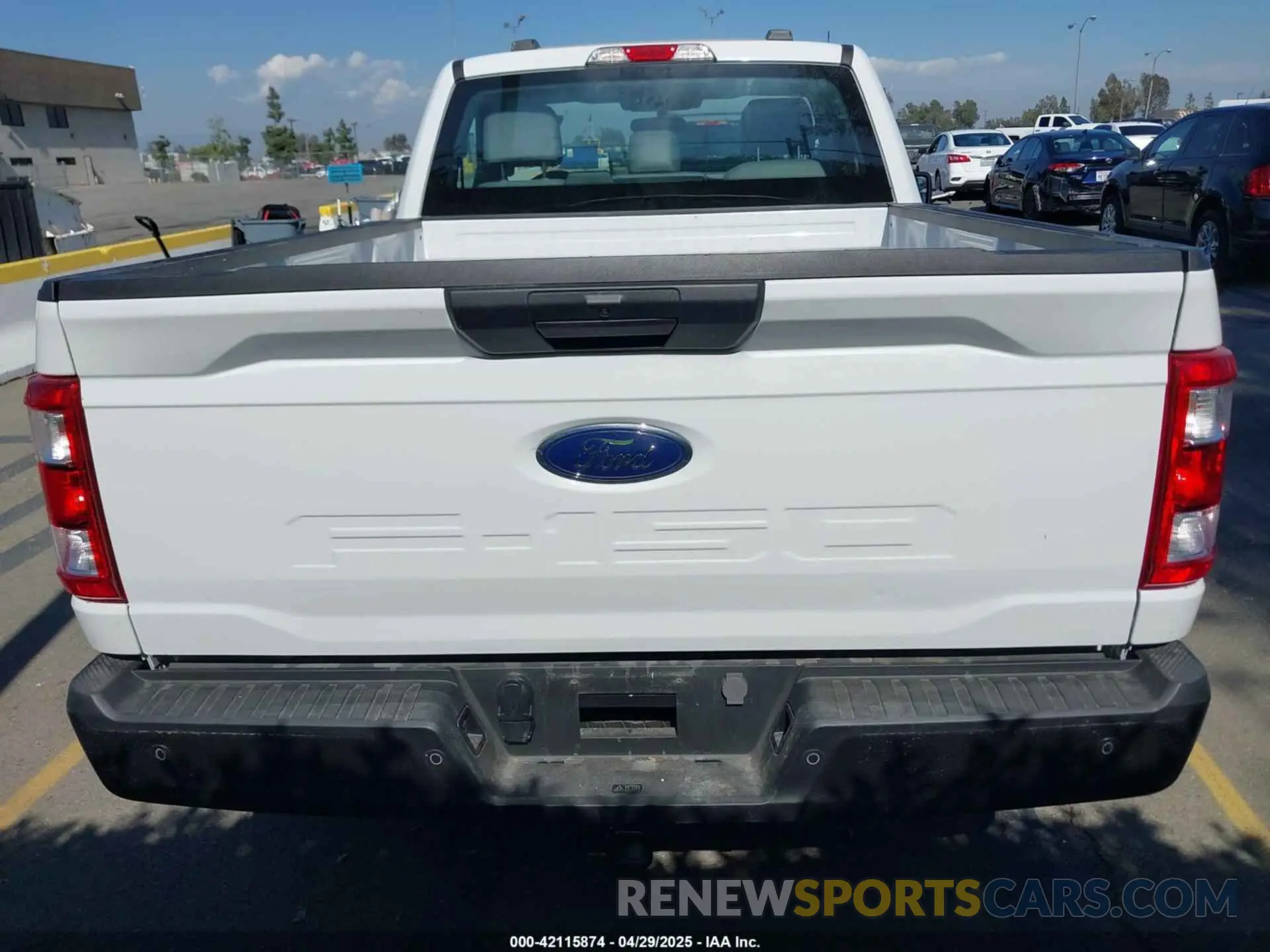 16 fotografías del automóvil dañado 1FTMF1CBXPKE40924 FORD F-150 2023