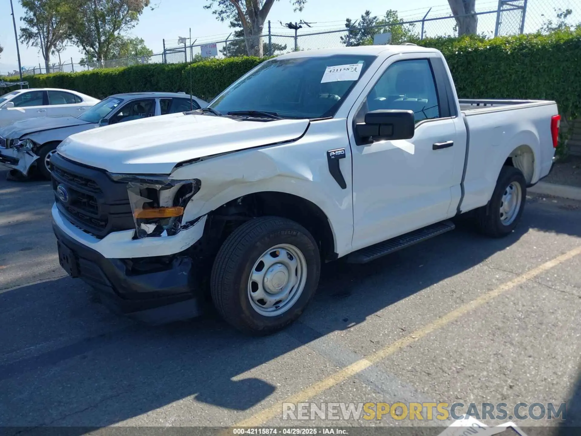 2 fotografías del automóvil dañado 1FTMF1CBXPKE40924 FORD F-150 2023