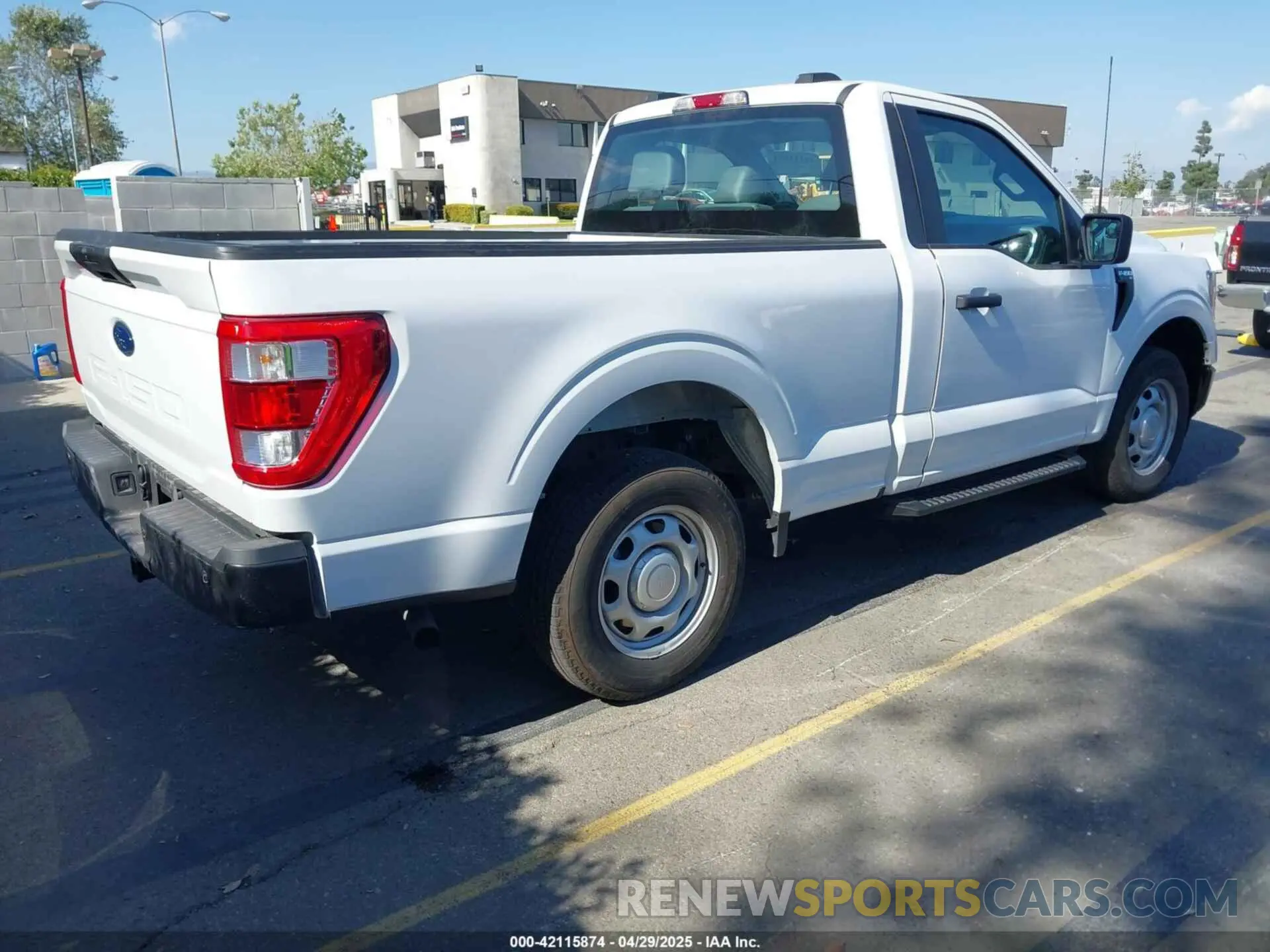 4 fotografías del automóvil dañado 1FTMF1CBXPKE40924 FORD F-150 2023