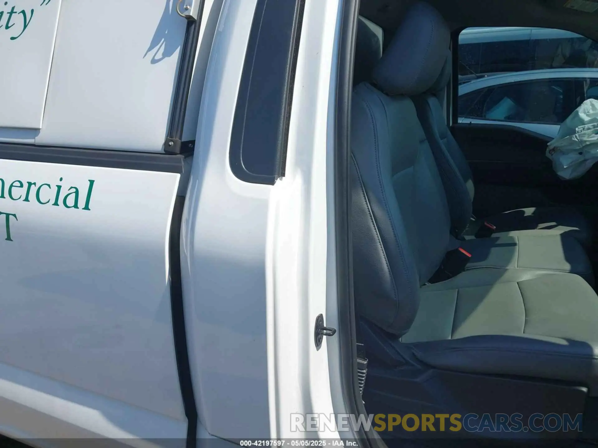 8 fotografías del automóvil dañado 1FTMF1CP7PKF84555 FORD F-150 2023