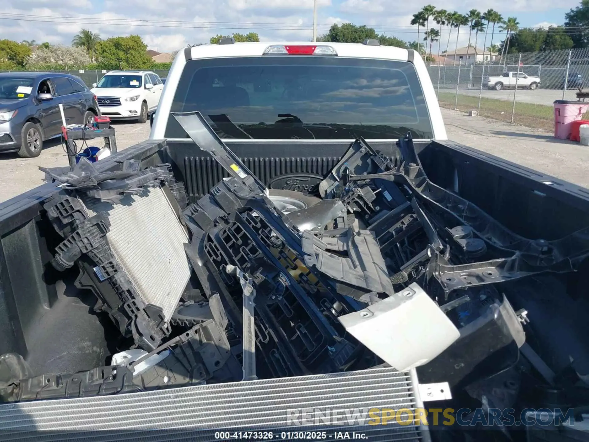 12 fotografías del automóvil dañado 1FTMF1CP7PKG21586 FORD F-150 2023