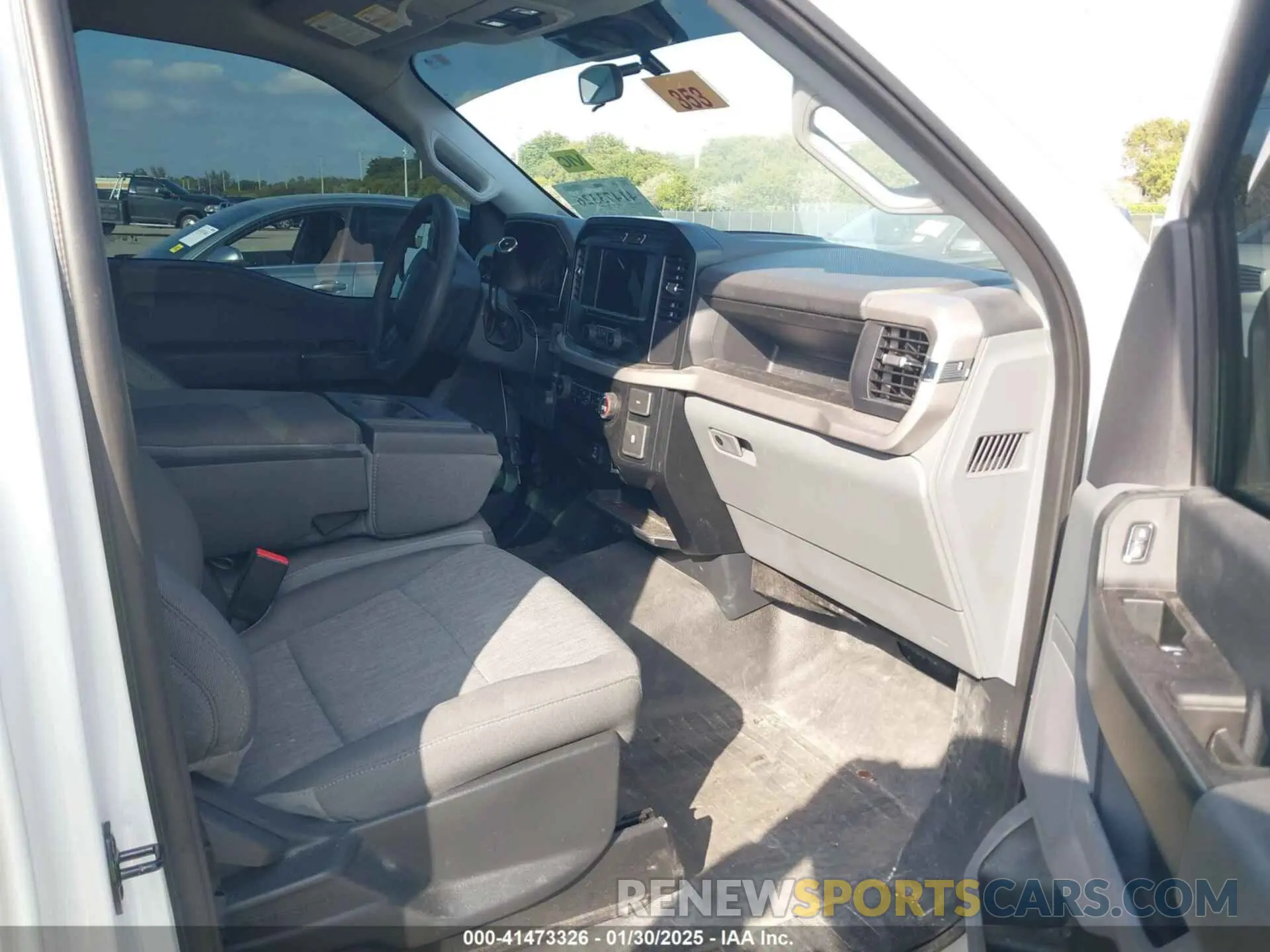 5 fotografías del automóvil dañado 1FTMF1CP7PKG21586 FORD F-150 2023
