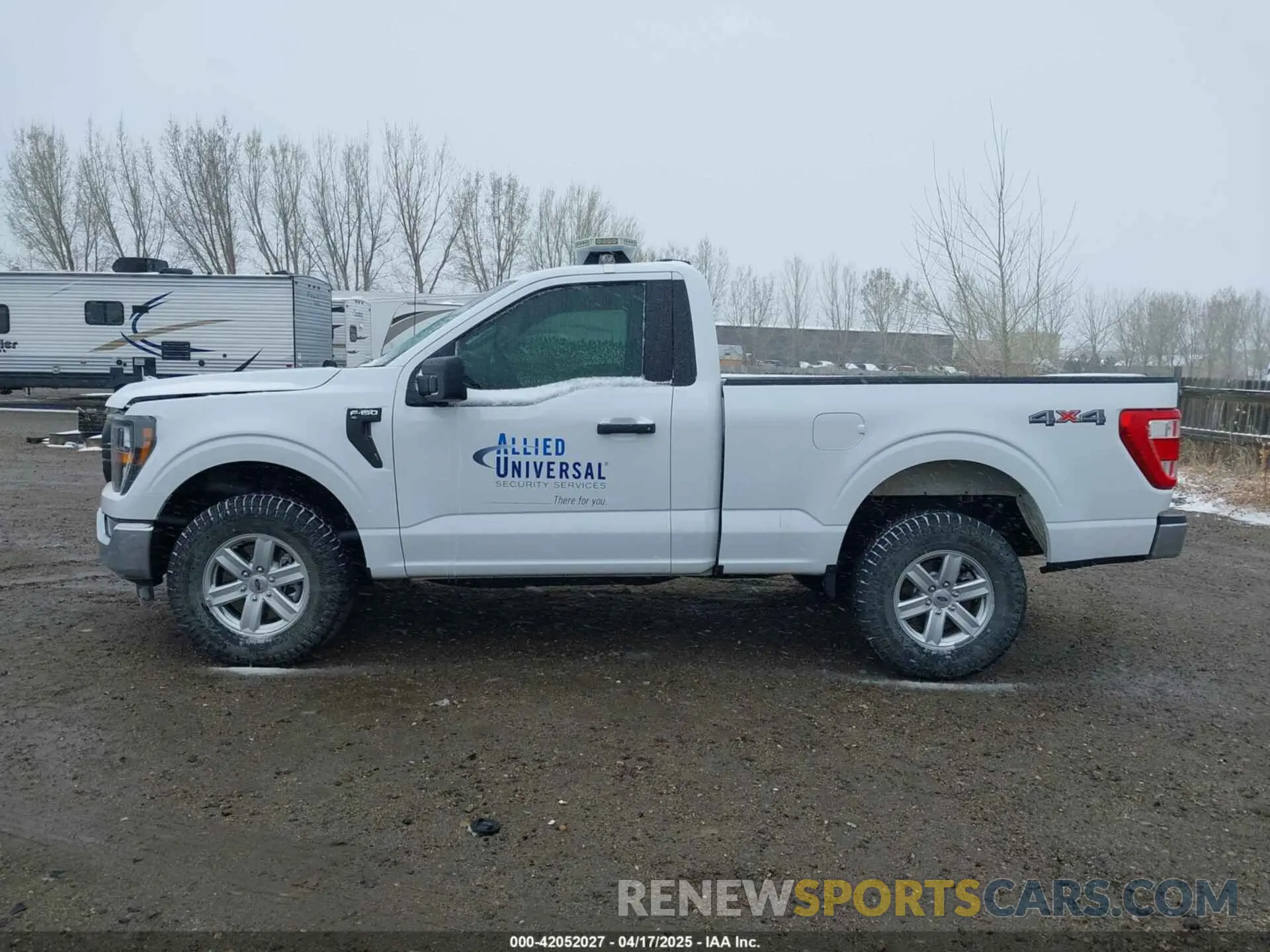 15 fotografías del automóvil dañado 1FTMF1EP6PKE87165 FORD F-150 2023