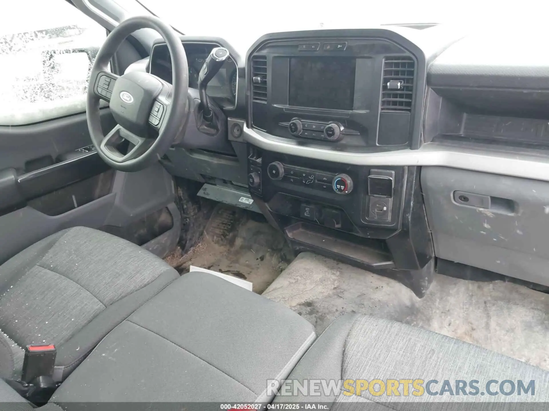 21 fotografías del automóvil dañado 1FTMF1EP6PKE87165 FORD F-150 2023
