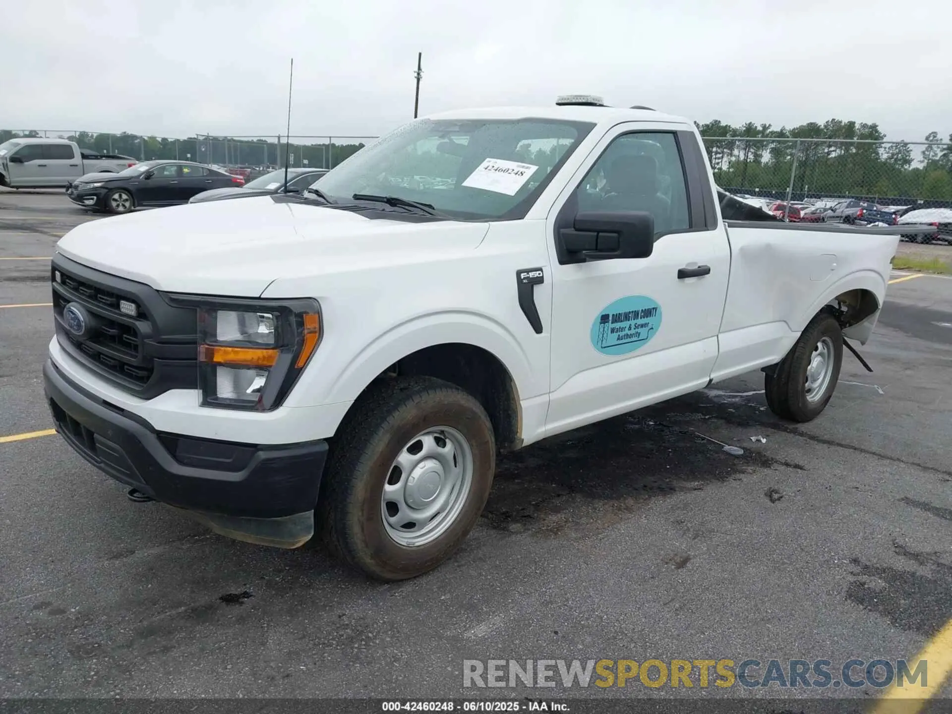 2 fotografías del automóvil dañado 1FTNF1E81PKF32204 FORD F-150 2023