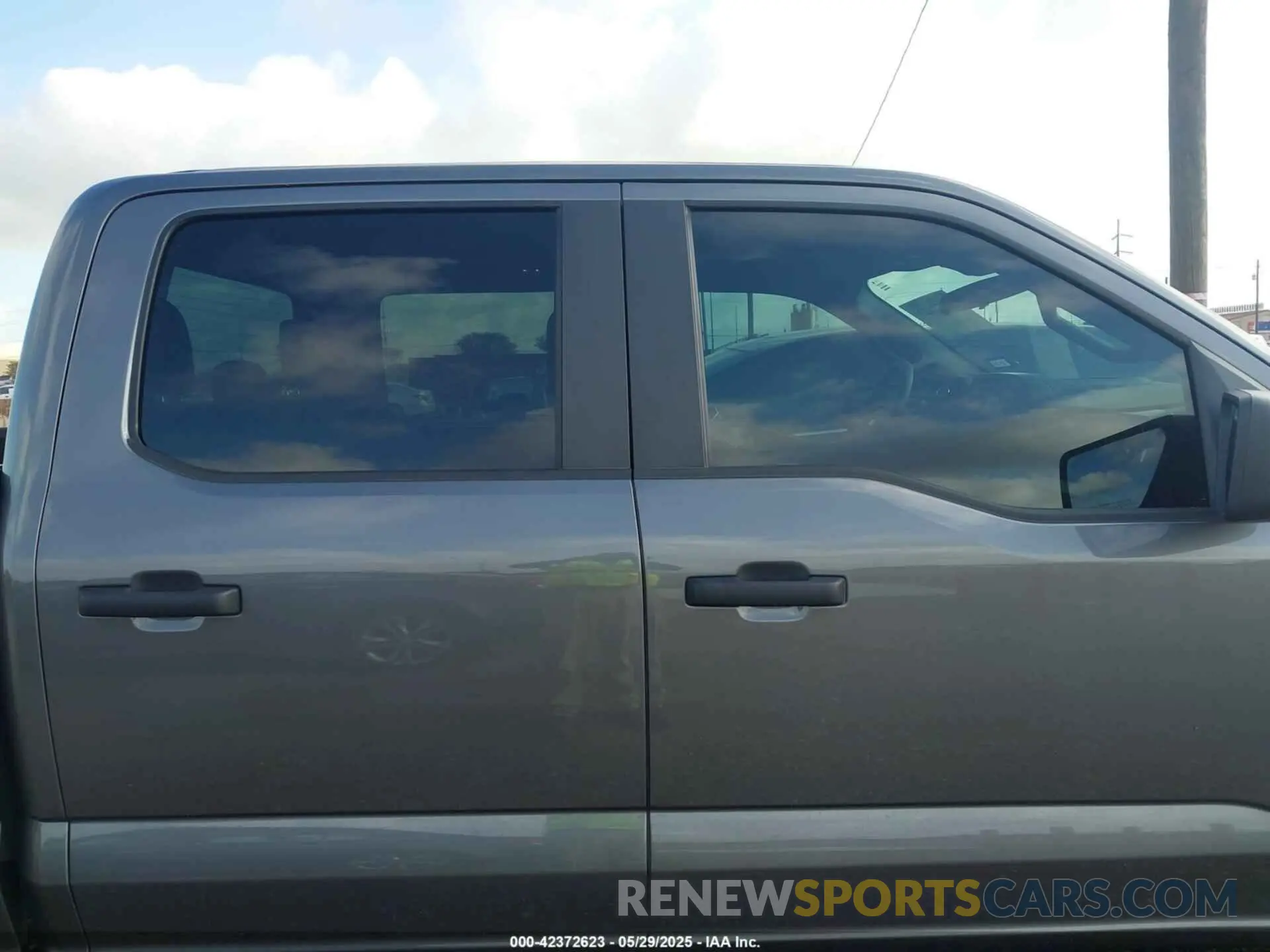 14 fotografías del automóvil dañado 1FTEW2KP6RKD54021 FORD F-150 2024