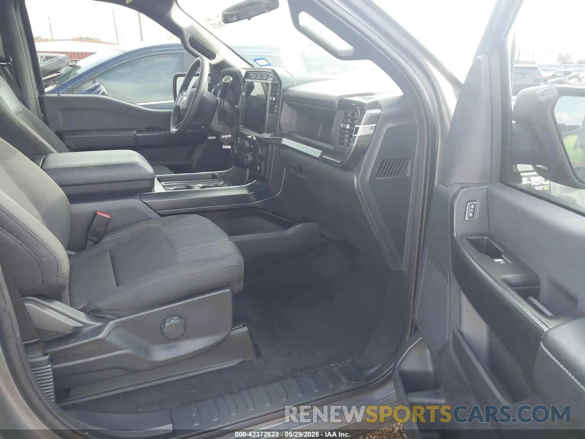 5 fotografías del automóvil dañado 1FTEW2KP6RKD54021 FORD F-150 2024