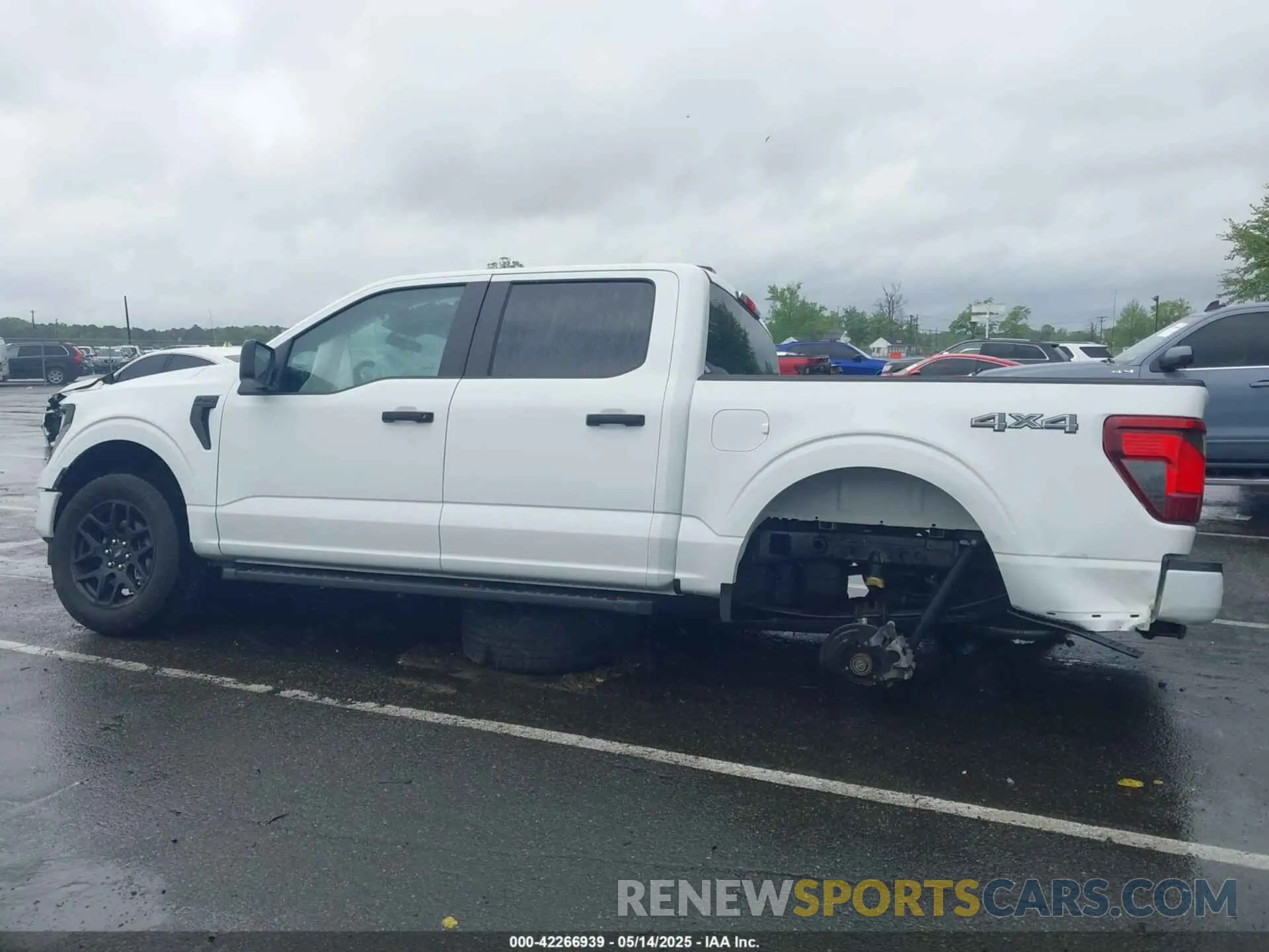 14 fotografías del automóvil dañado 1FTEW2LP0RKF41558 FORD F-150 2024