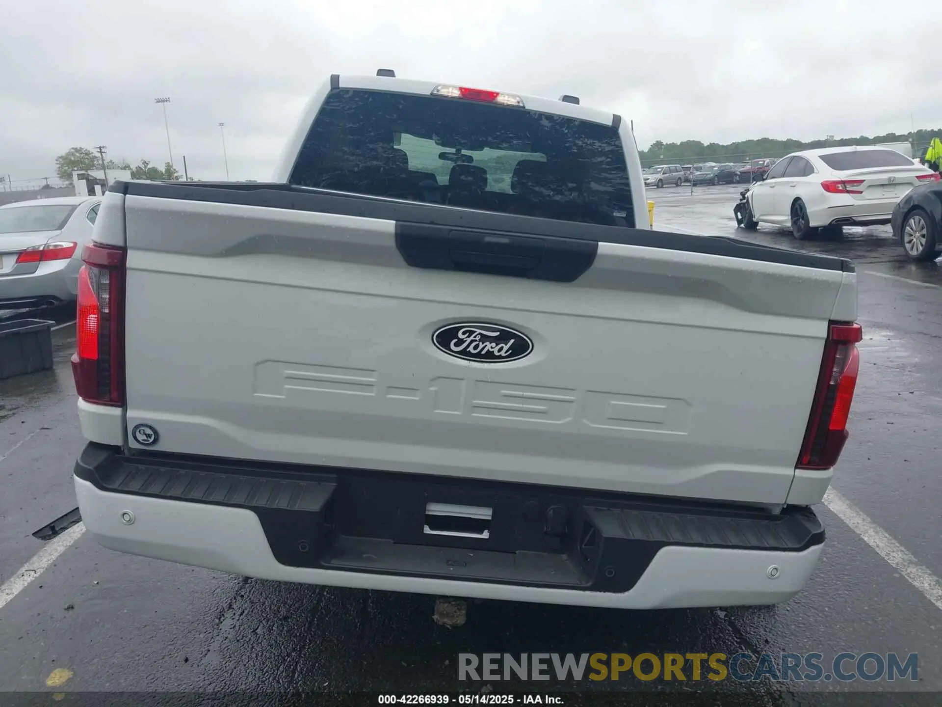 16 fotografías del automóvil dañado 1FTEW2LP0RKF41558 FORD F-150 2024