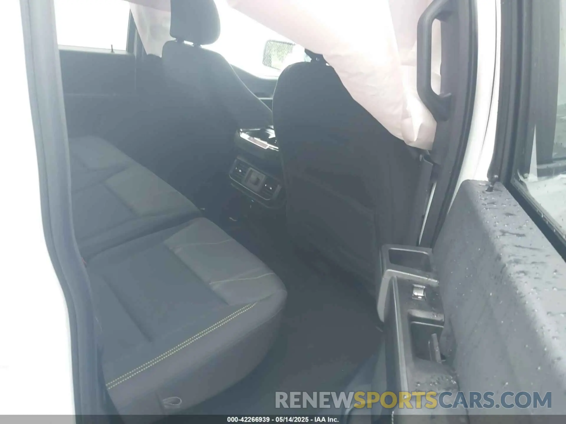 8 fotografías del automóvil dañado 1FTEW2LP0RKF41558 FORD F-150 2024