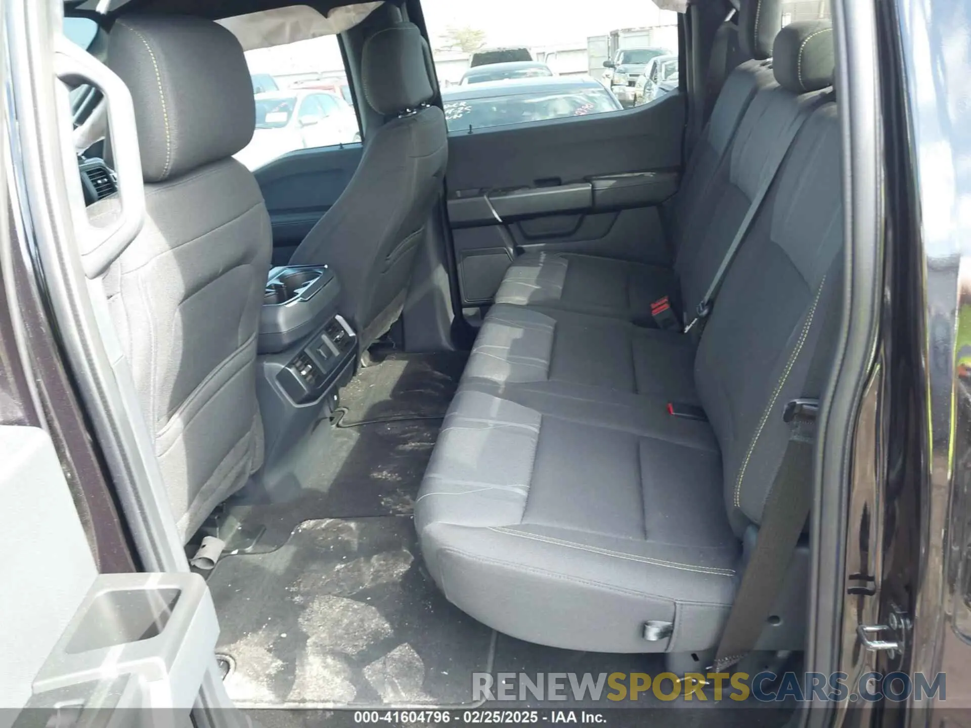 8 fotografías del automóvil dañado 1FTEW2LP4RKE73748 FORD F-150 2024