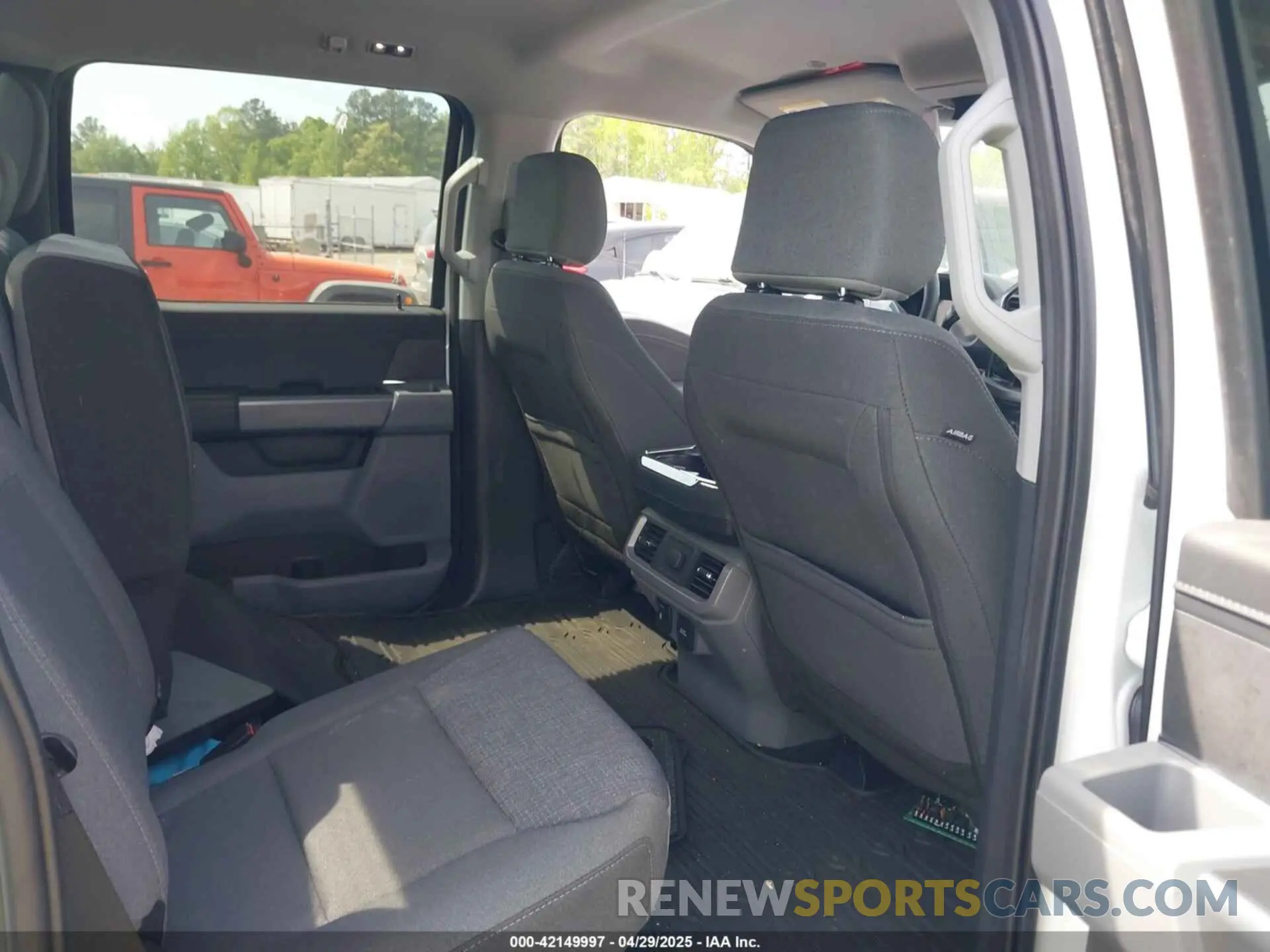 8 fotografías del automóvil dañado 1FTEW3LP7RKE80702 FORD F-150 2024
