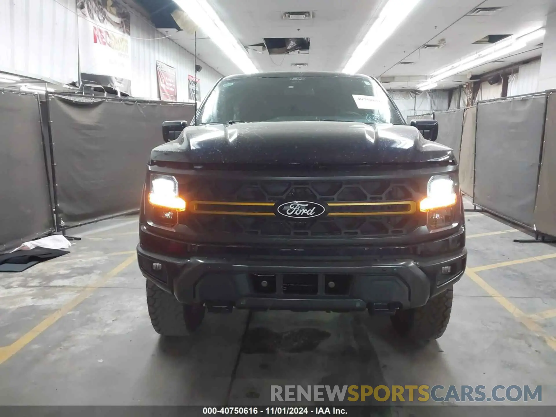 12 fotografías del automóvil dañado 1FTFW4L50RFB92067 FORD F-150 2024