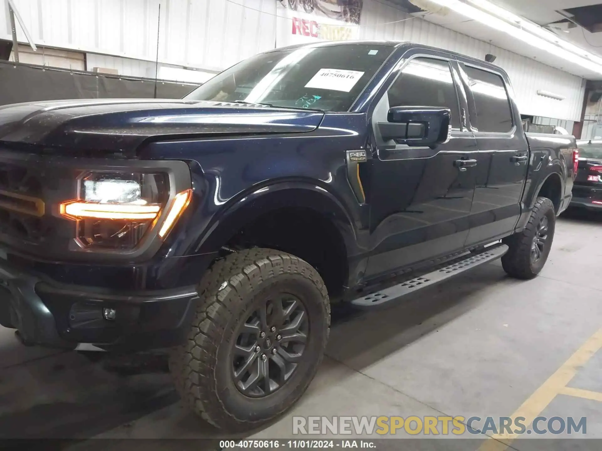 2 fotografías del automóvil dañado 1FTFW4L50RFB92067 FORD F-150 2024