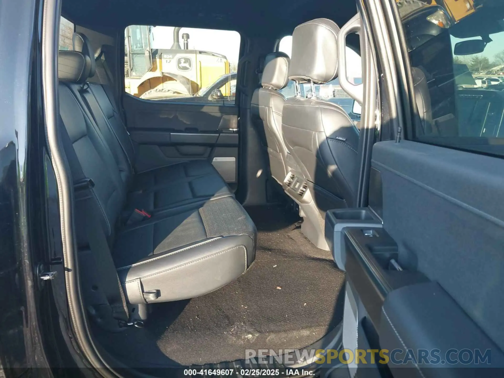8 fotografías del automóvil dañado 1FTFW5L55RFB64576 FORD F-150 2024
