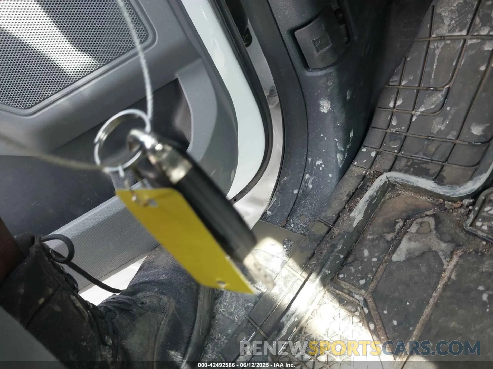 11 fotografías del automóvil dañado 1FTMF1KP5RKF59240 FORD F-150 2024