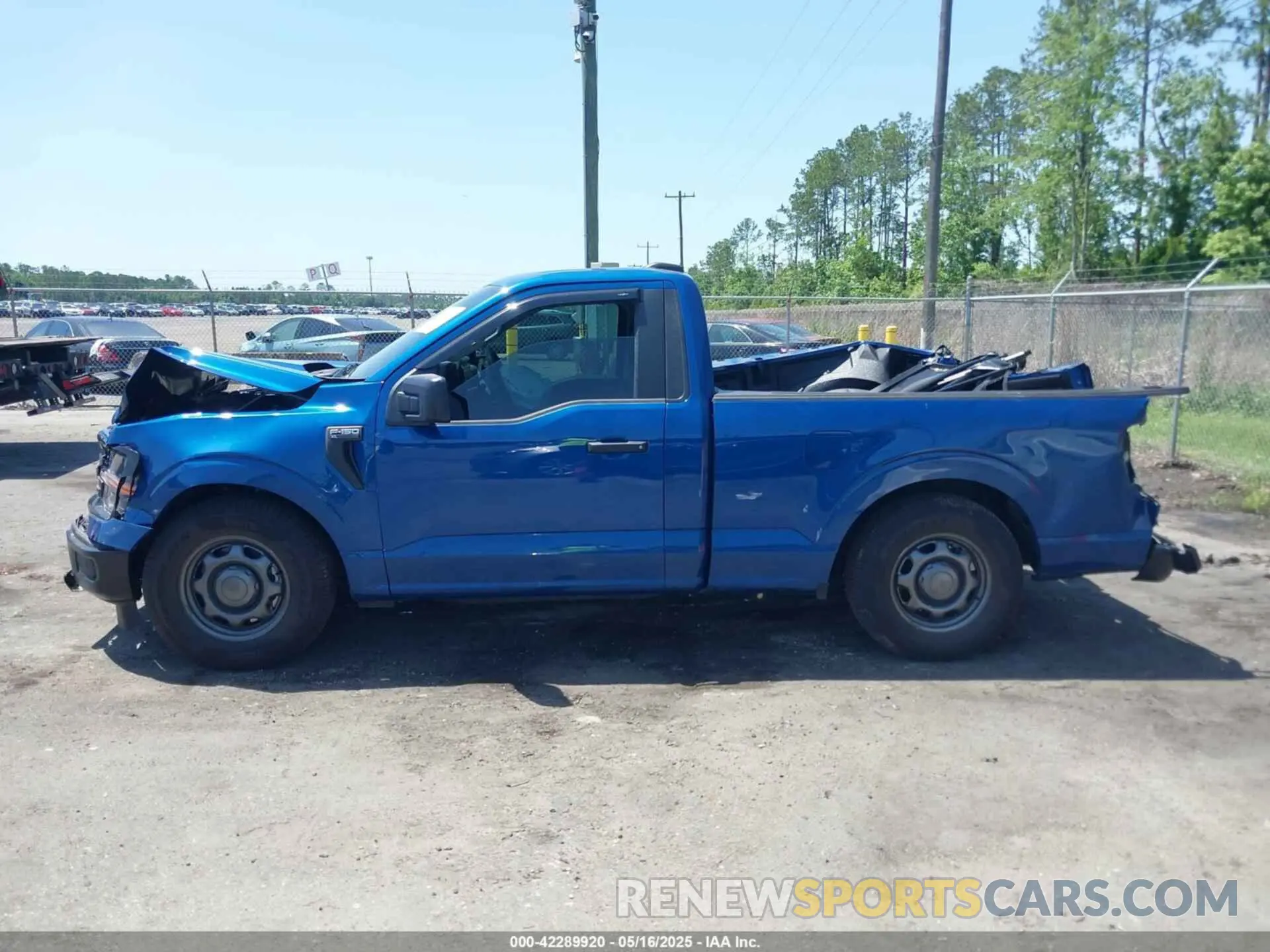 14 fotografías del automóvil dañado 1FTMF1L51RKD18885 FORD F-150 2024