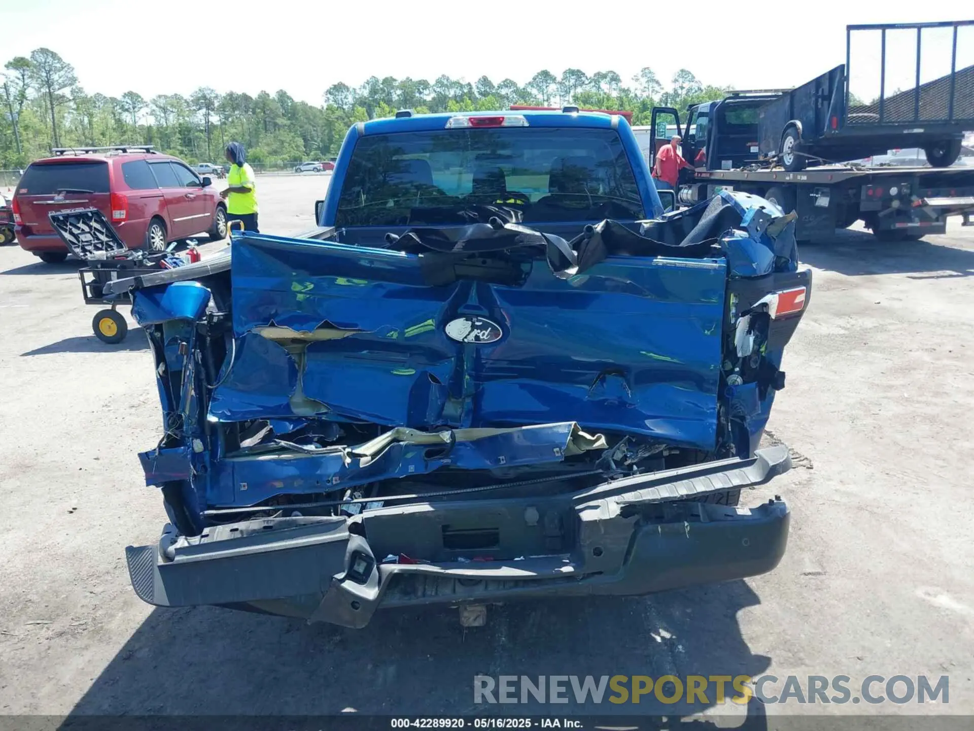 16 fotografías del automóvil dañado 1FTMF1L51RKD18885 FORD F-150 2024