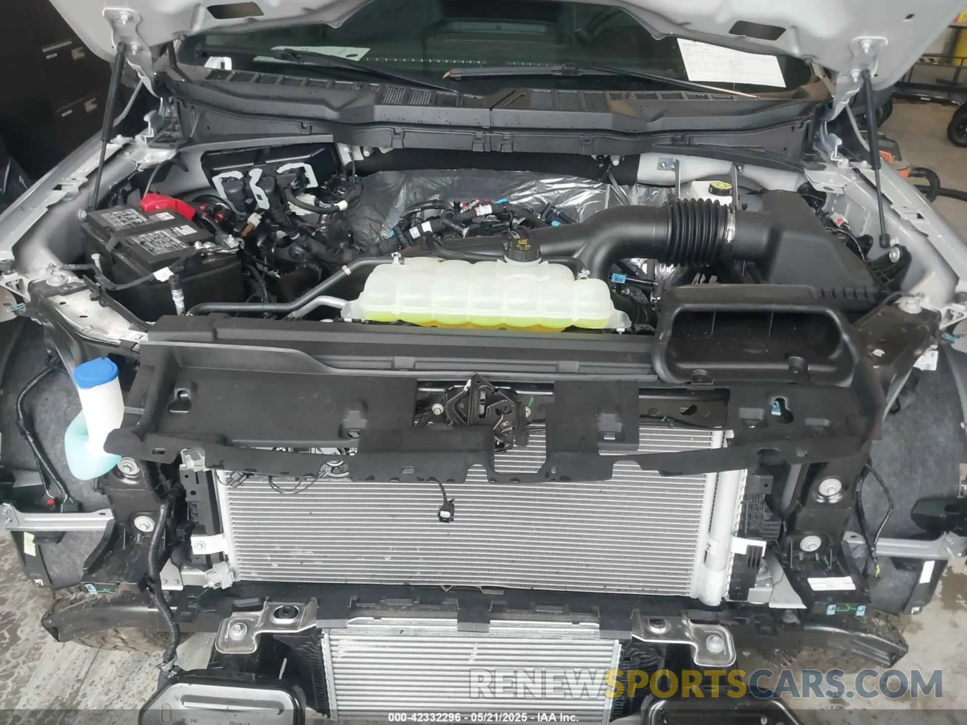 10 fotografías del automóvil dañado 1FTEW3LP9SKE07398 FORD F-150 2025
