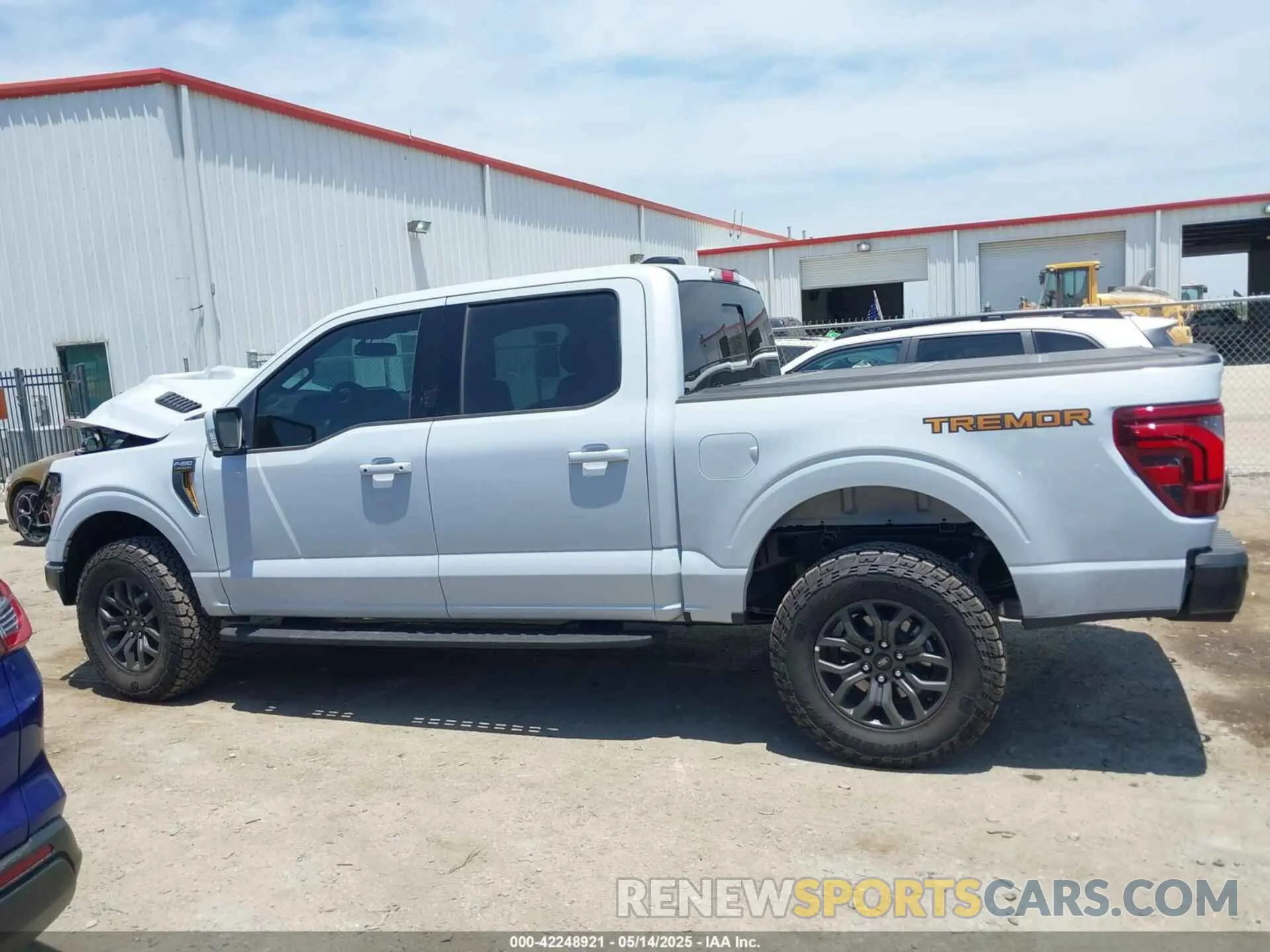 14 fotografías del automóvil dañado 1FTFW4L55SFA61206 FORD F-150 2025