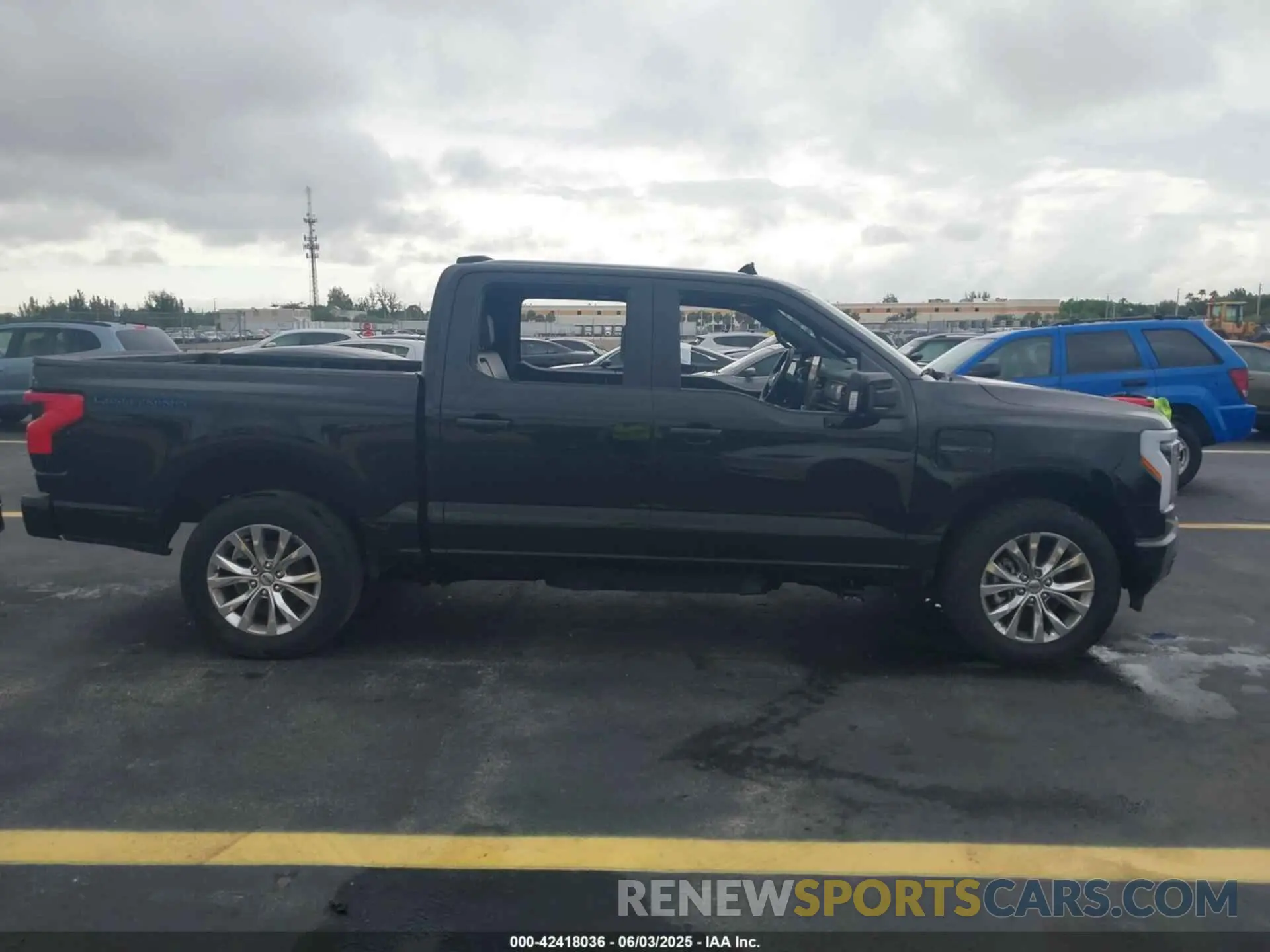 12 fotografías del automóvil dañado 1FT6W1EV3PWG08587 FORD F-150 LIGHTNING 2023