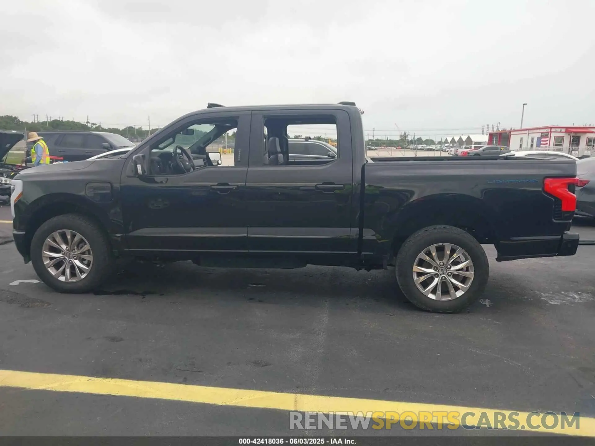 13 fotografías del automóvil dañado 1FT6W1EV3PWG08587 FORD F-150 LIGHTNING 2023
