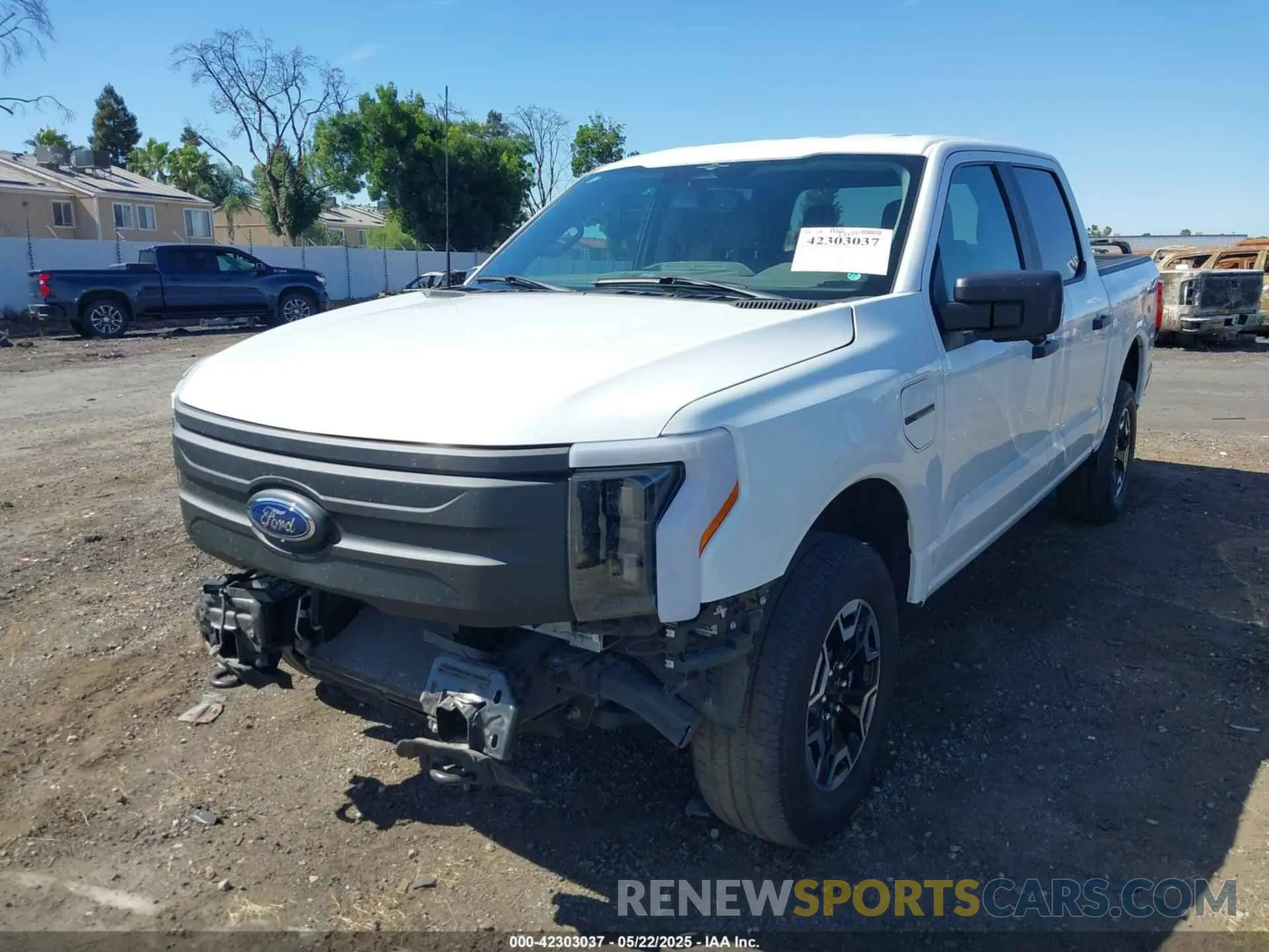 2 fotografías del automóvil dañado 1FTVW1EL0PWG13871 FORD F-150 LIGHTNING 2023