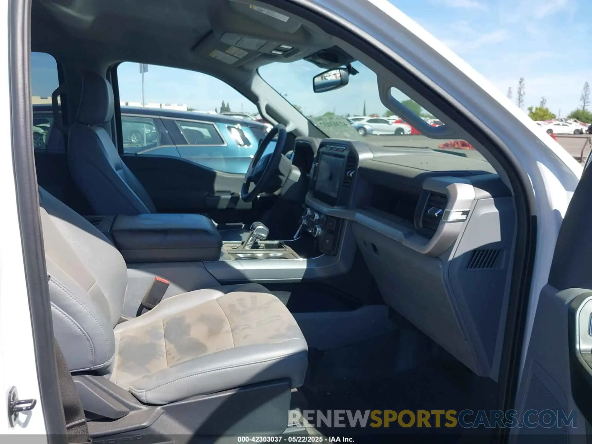5 fotografías del automóvil dañado 1FTVW1EL0PWG13871 FORD F-150 LIGHTNING 2023