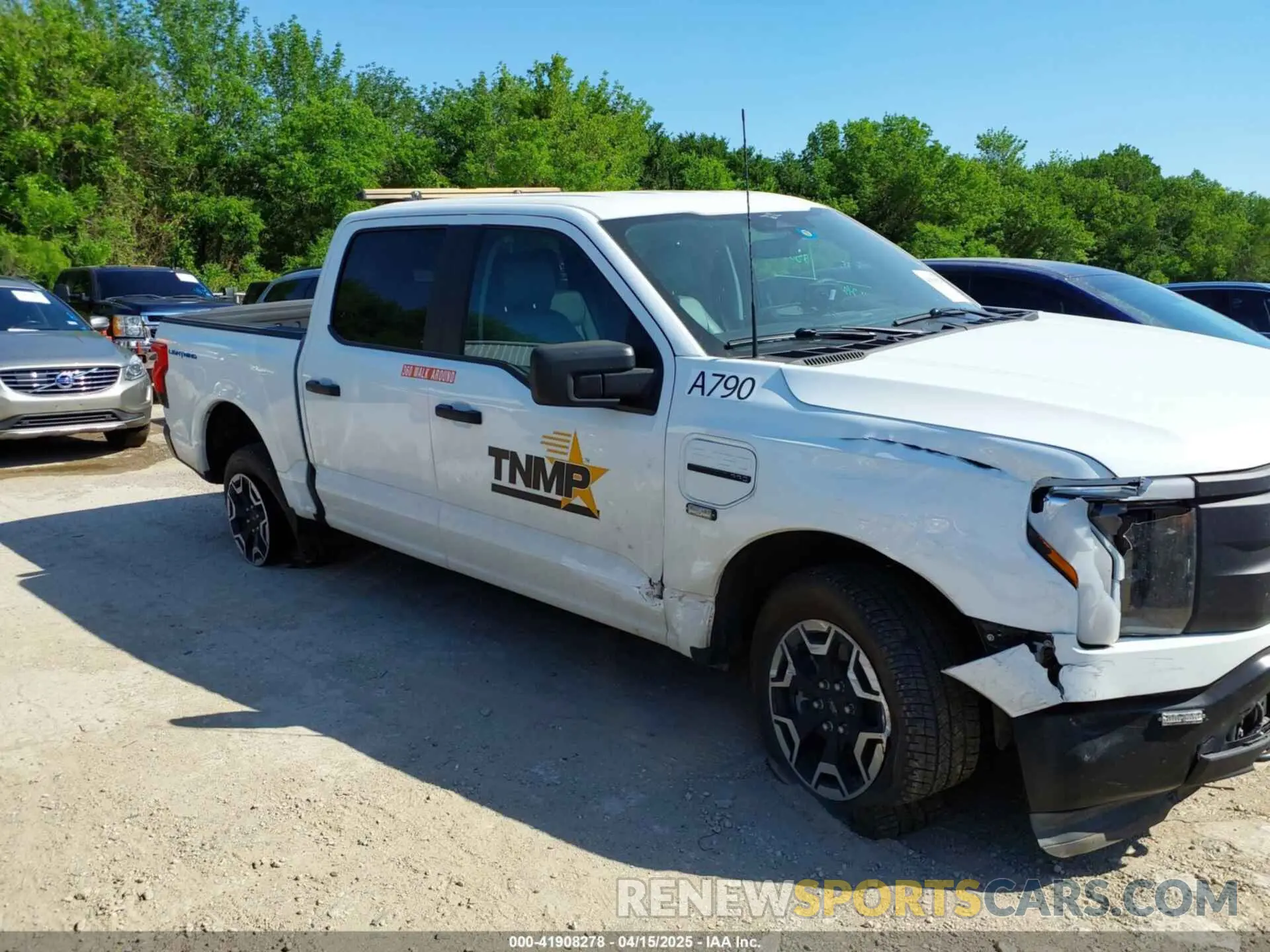 13 fotografías del automóvil dañado 1FTVW1EL2PWG18764 FORD F-150 LIGHTNING 2023