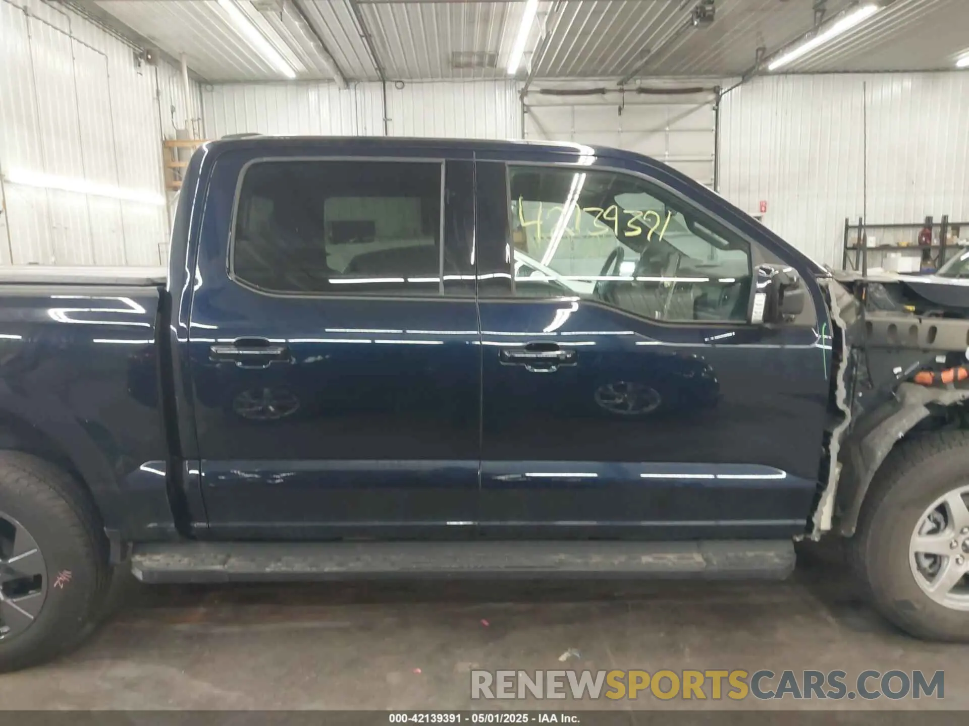 14 fotografías del automóvil dañado 1FTVW1EL4PWG22900 FORD F-150 LIGHTNING 2023