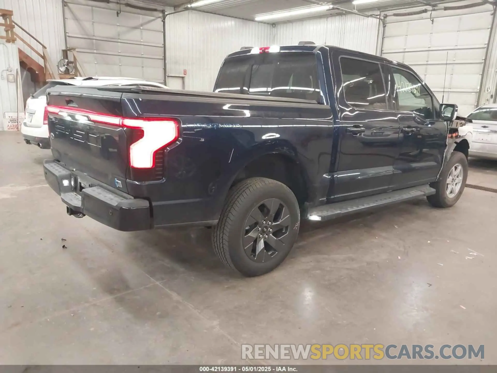 4 fotografías del automóvil dañado 1FTVW1EL4PWG22900 FORD F-150 LIGHTNING 2023