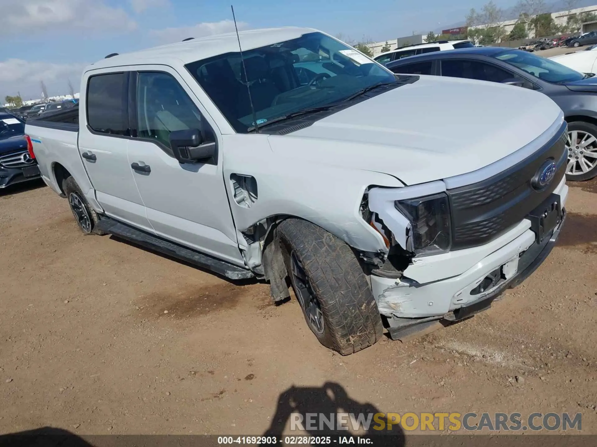 1 fotografías del automóvil dañado 1FTVW1EL6PWG01336 FORD F-150 LIGHTNING 2023