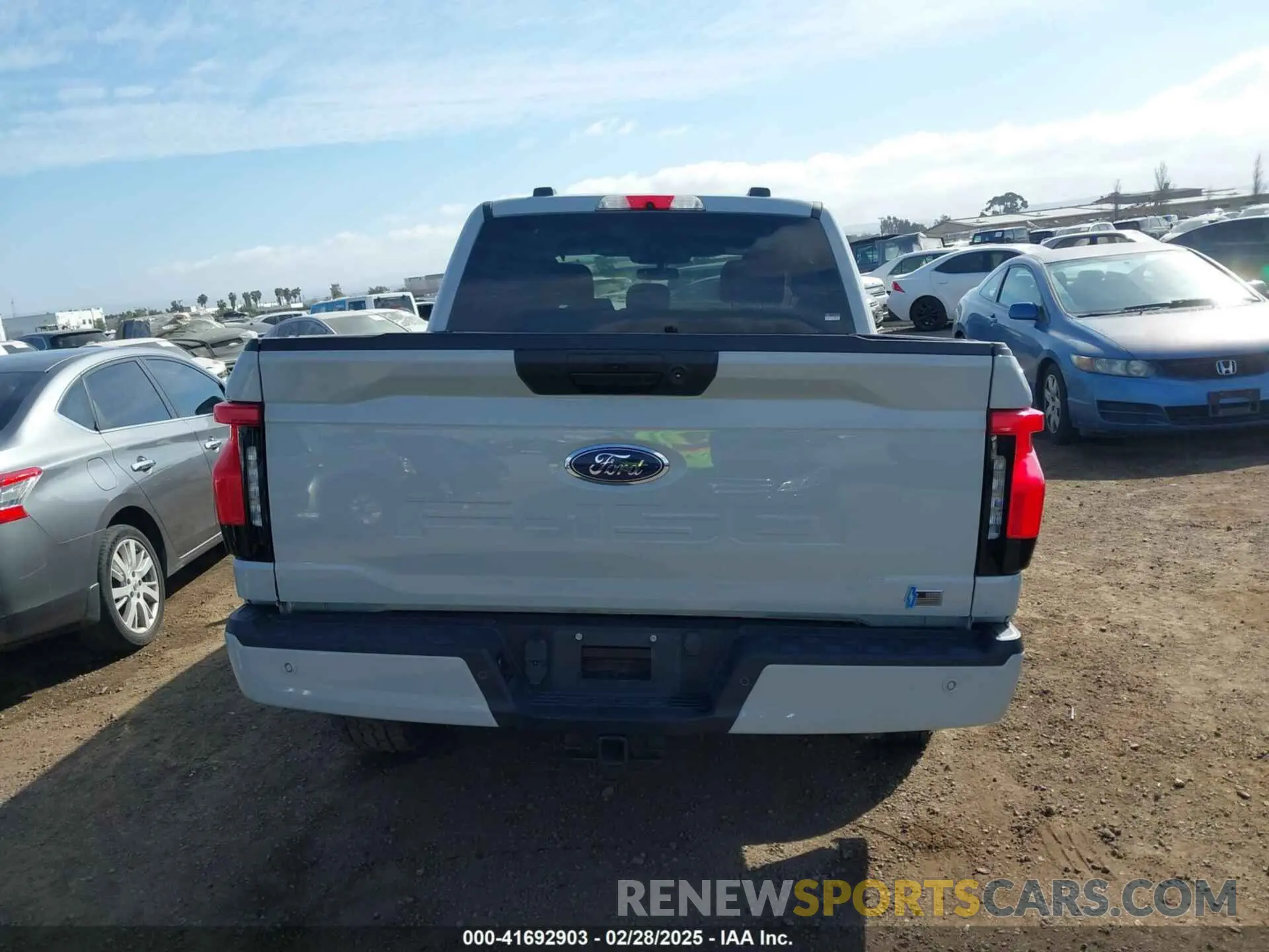 16 fotografías del automóvil dañado 1FTVW1EL6PWG01336 FORD F-150 LIGHTNING 2023