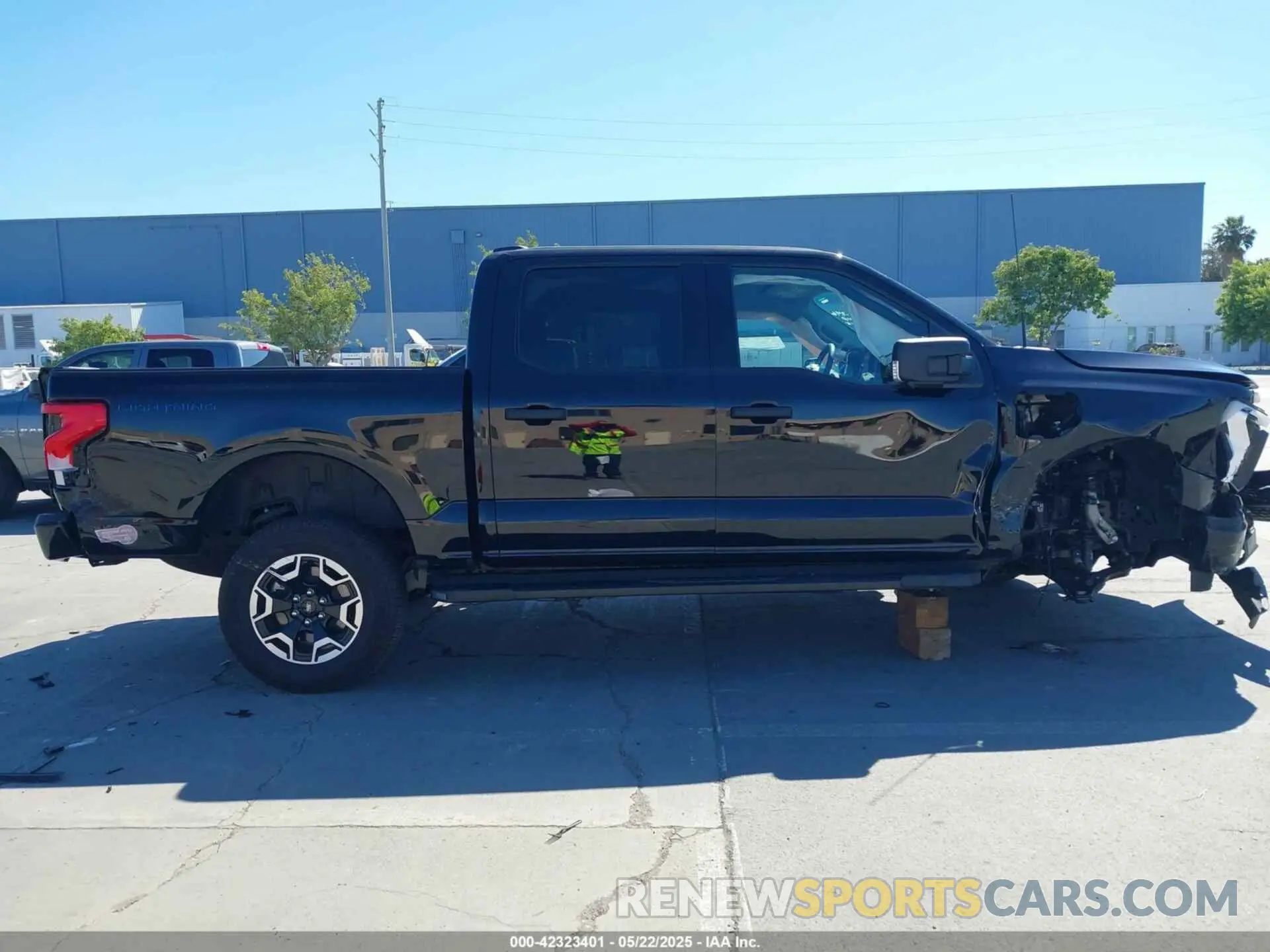 14 fotografías del automóvil dañado 1FTVW1EL6PWG60080 FORD F-150 LIGHTNING 2023