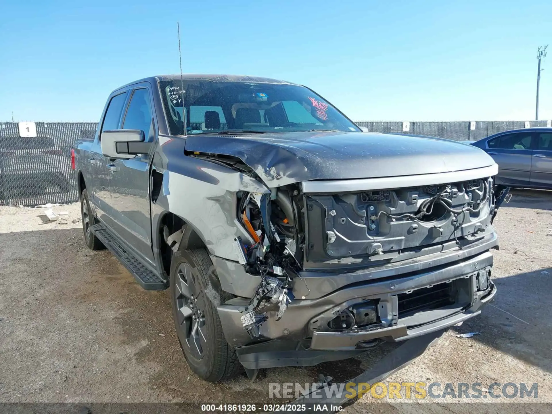 1 fotografías del automóvil dañado 1FTVW1EL8PWG06781 FORD F-150 LIGHTNING 2023