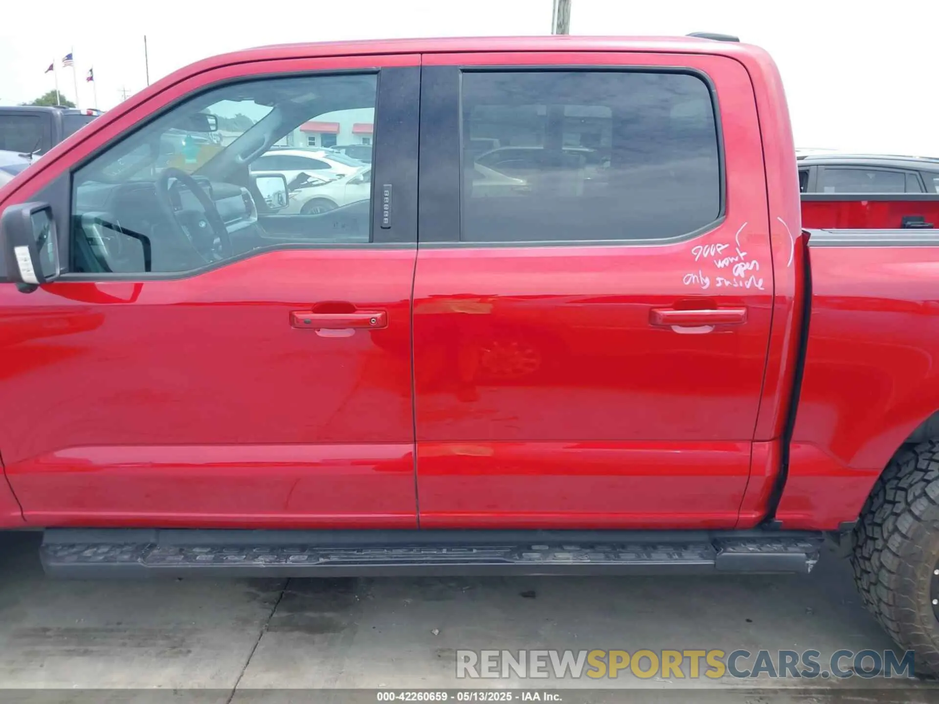 14 fotografías del automóvil dañado 1FTVW1EL8PWG33656 FORD F-150 LIGHTNING 2023